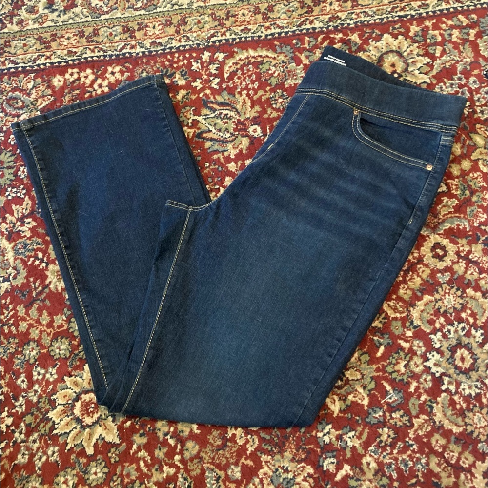 Levi Signature Dark Indigo Women's pull on boot cut Jeans